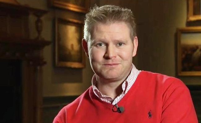 10k not out: Cricket star Matthew Hoggard joins young Muslims in Hyde Park to raise thousands for charity