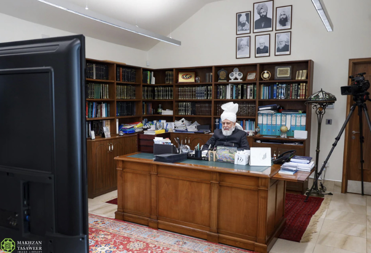 Lajna Imaillah Mauritius has Honour of Virtual Meeting with World Head of Ahmadiyya Muslim Community
