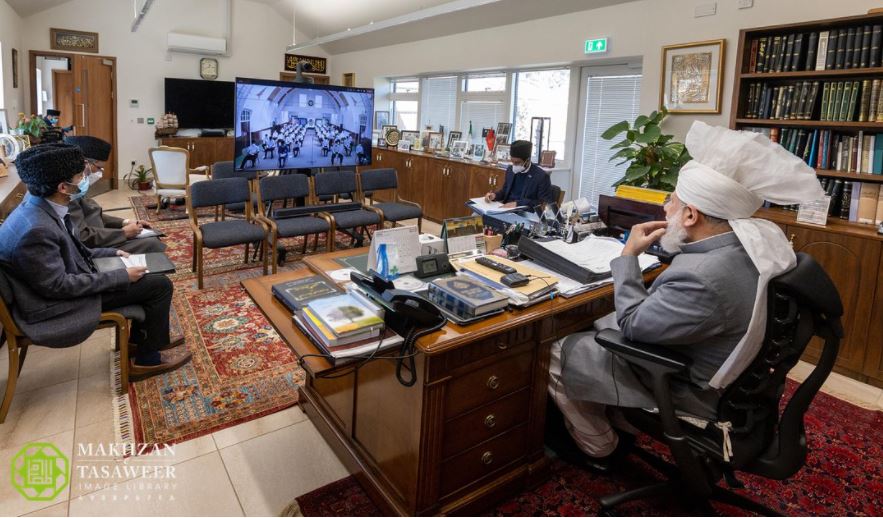Members of Majlis Atfal-ul-Ahmadiyya from Midlands of the UK have Honour of a Virtual Meeting with Head of the Ahmadiyya Muslim Community