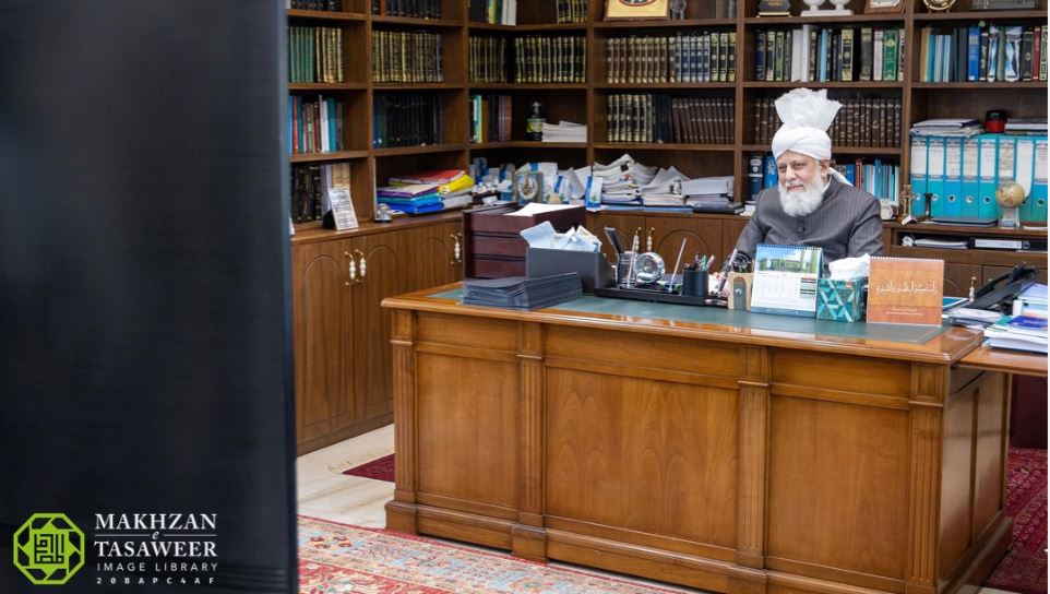 Majlis Khuddamul Ahmadiyya the Gambia have Honour of Virtual Meeting with World Head of Ahmadiyya Muslim Community