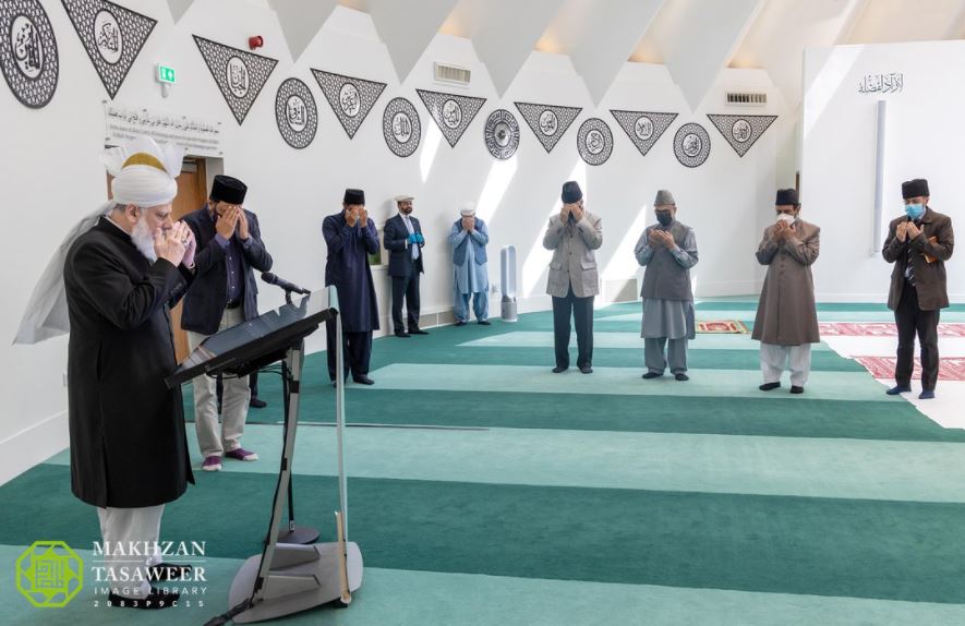 Head of Ahmadiyya Muslim Community Launches New Research Website, Ahmadipedia.org