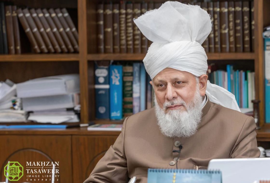 Members of Nasirat-ul-Ahmadiyya from Midlands & South-West UK Have Honour of a Virtual Meeting With Head of the Ahmadiyya Muslim Community