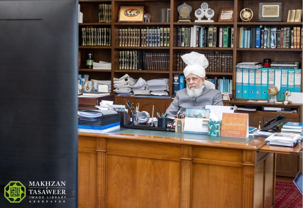 Members of Majlis Khuddamul Ahmadiyya From Midlands of the UK Have Honour of a Virtual Meeting with Head of the Ahmadiyya Muslim Community