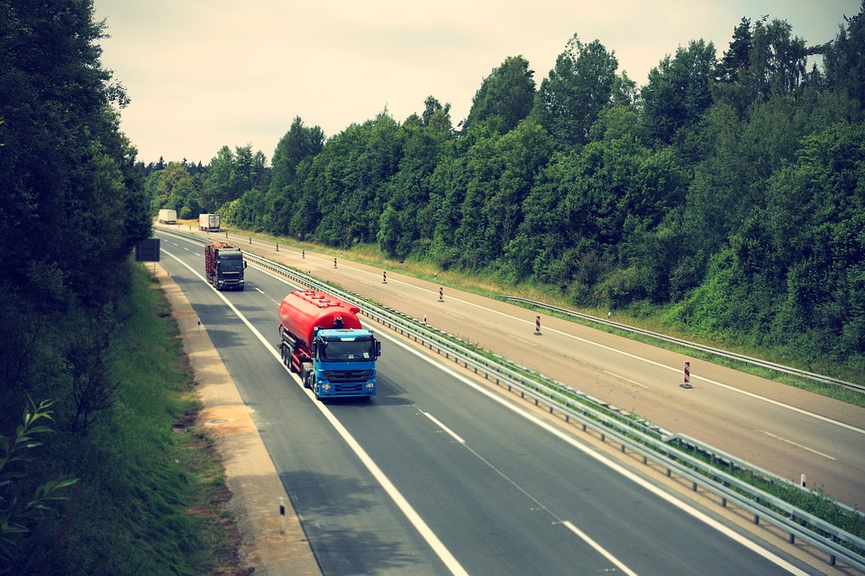 Ahmadiyya Muslims rally to help tackle HGV driver shortage