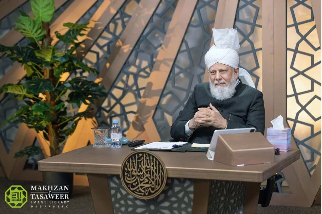 Female Waqf-e-Nau Students from Sweden Have Honour of a Virtual Meeting with Head of the Ahmadiyya Muslim Community