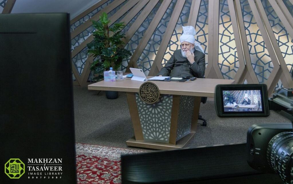 Majlis Khuddamul Ahmadiyya Nigeria have Honour of Virtual Meeting with World Head of Ahmadiyya Muslim Community