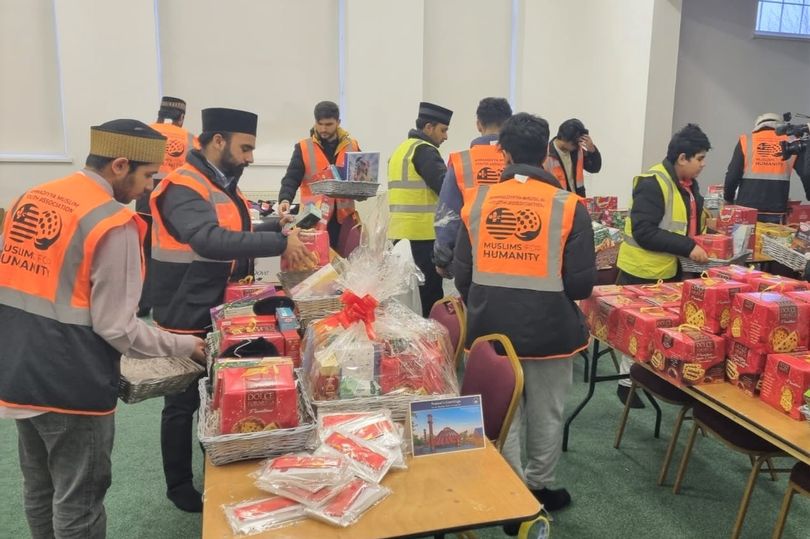 Muslim teens to bring festive cheer to Surrey families and the elderly this Christmas