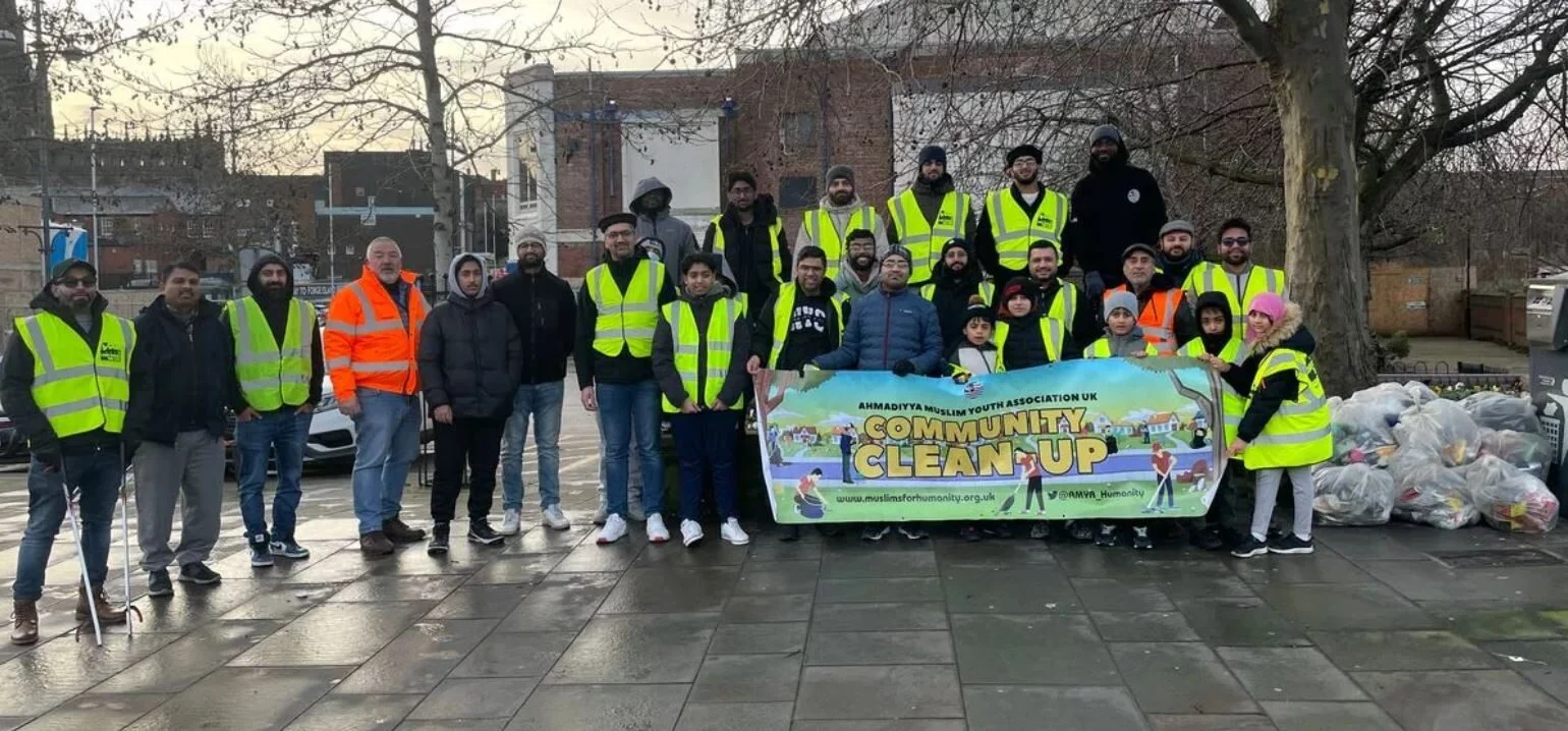 ‘Simple acts for the country we love’ – Muslims welcome New Year with major street clean-up