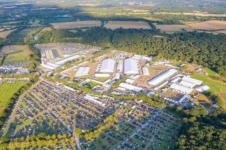 Muslims from Leamington pray for global peace at annual national conference