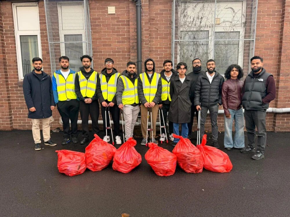 Muslim youth to lead New Year’s Day street clean-up in Wales