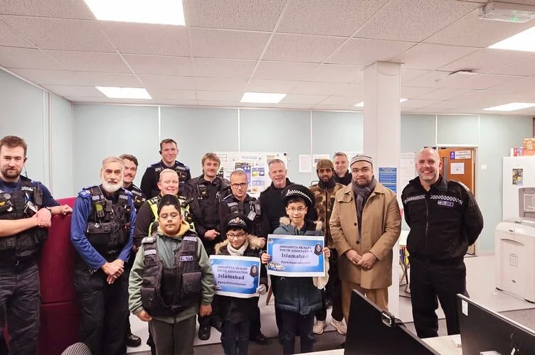 Muslim youth group thanks emergency services with New Year’s Eve food delivery