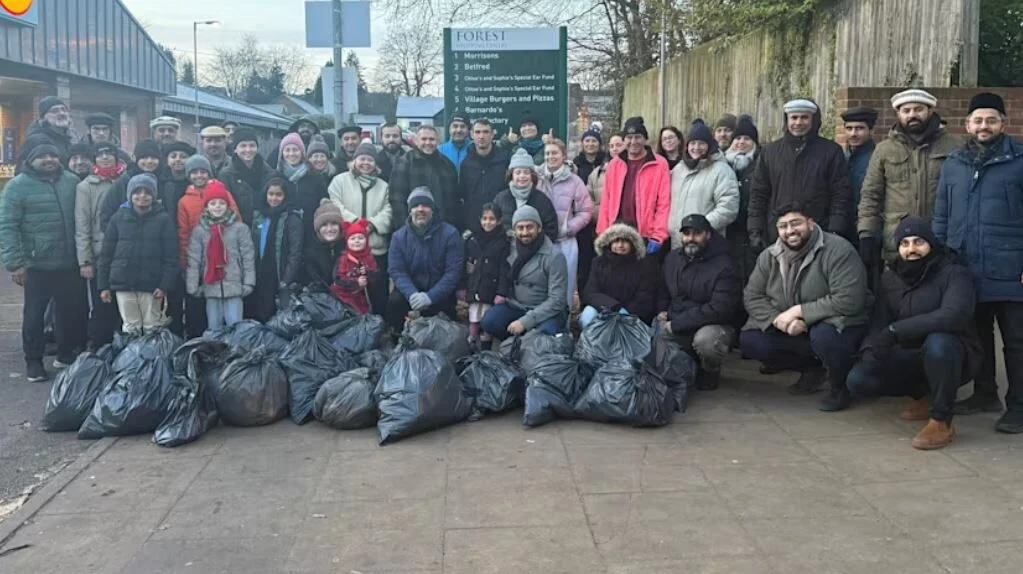 Pick of the community as dozens join New Year’s Day clean-up in Bordon