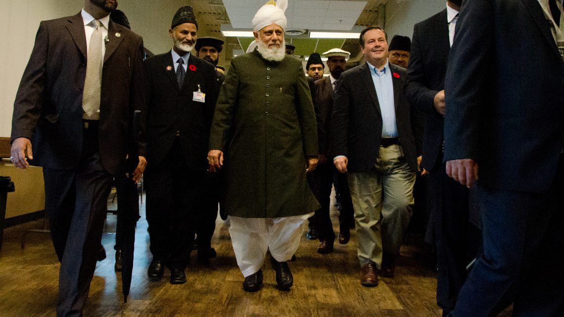 Worldwide Head of Ahmadiyya Muslims Visits LLOYDMINSTER