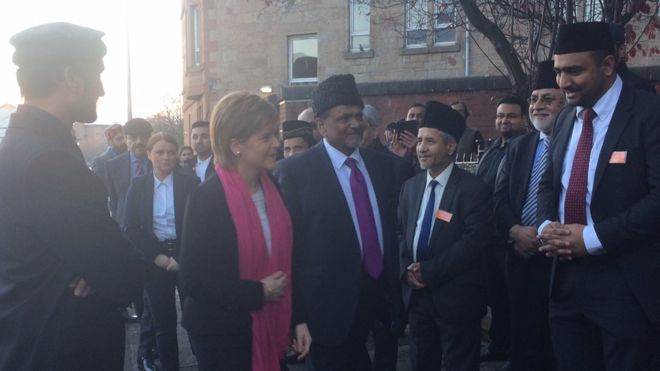 Nicola Sturgeon visits Ahmadiyya Mosque in Glasgow