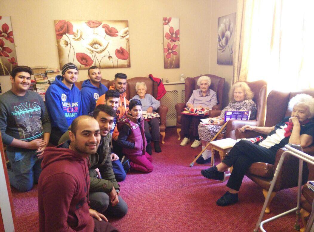 Ahmadi Muslims group brings festive cheer to elderly and isolated