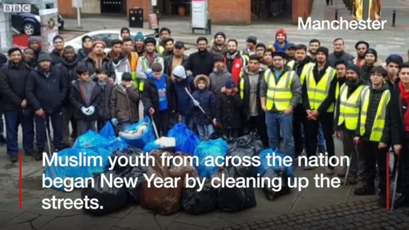 Muslim youth from across UK clean streets on New Year
