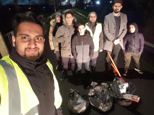 The Ahmadiyya Muslim Youth Association volunteered in Watford over the festive period