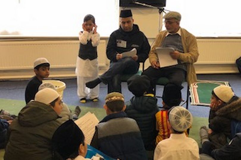 Young Muslims in Huddersfield to pledge allegiance to Islam and the UK