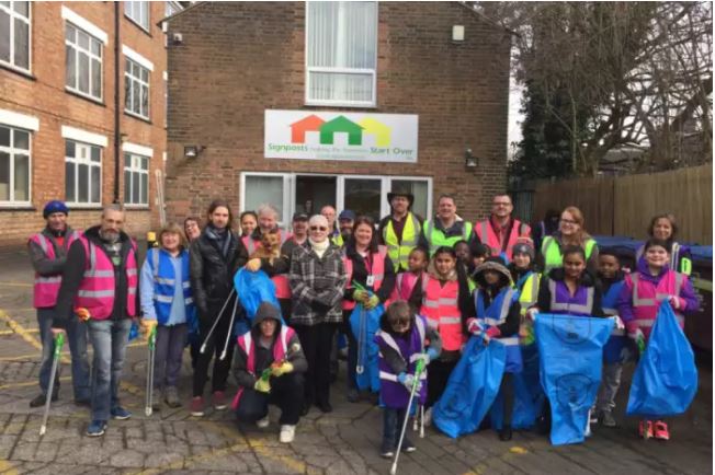 Signposts help to give Luton a Spring Clean