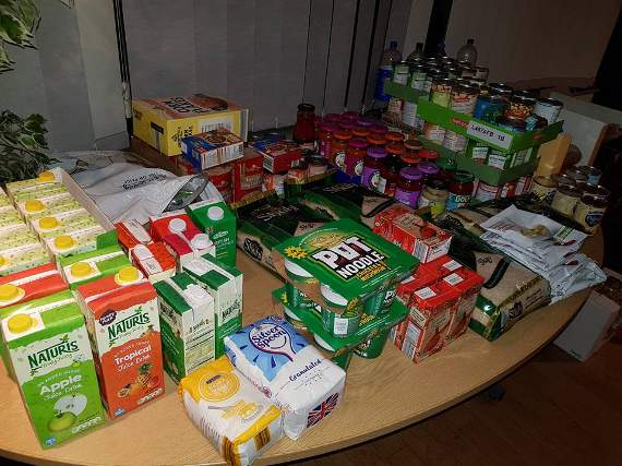 Community gives to foodbank