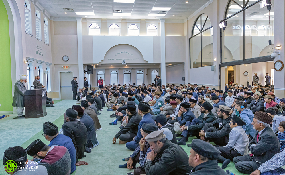 Head of Ahmadiyya Muslim Community Delivers Friday Sermon in Houston, Texas