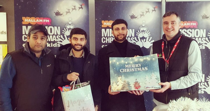 Ahmadi Muslim donate toys for deprived youngsters for seasonal greetings