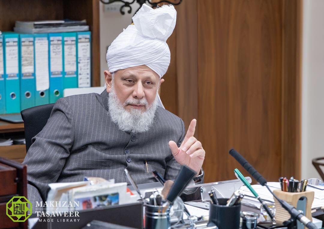 Canada Lajna Imaillah National Amila Granted First Ever Virtual Amila Meeting Presided by World Head of Ahmadiyya Muslim Community