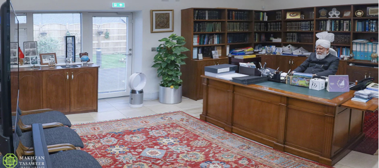 The Head of the Ahmadiyya Muslim Community Holds his First Virtual Meeting with an African Country