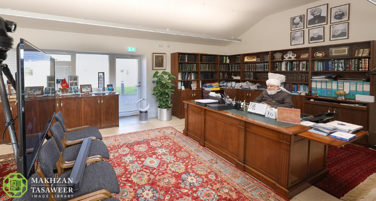 National Majlis-e-Amila in UK have Honour of Virtual Meeting with World Head of Ahmadiyya Muslim Community