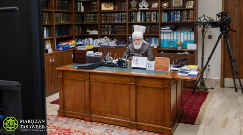 Waqf-e-Nau Girls and Women from Bangladesh have Honour of a Virtual Meeting with the Head of the Ahmadiyya Muslim Community