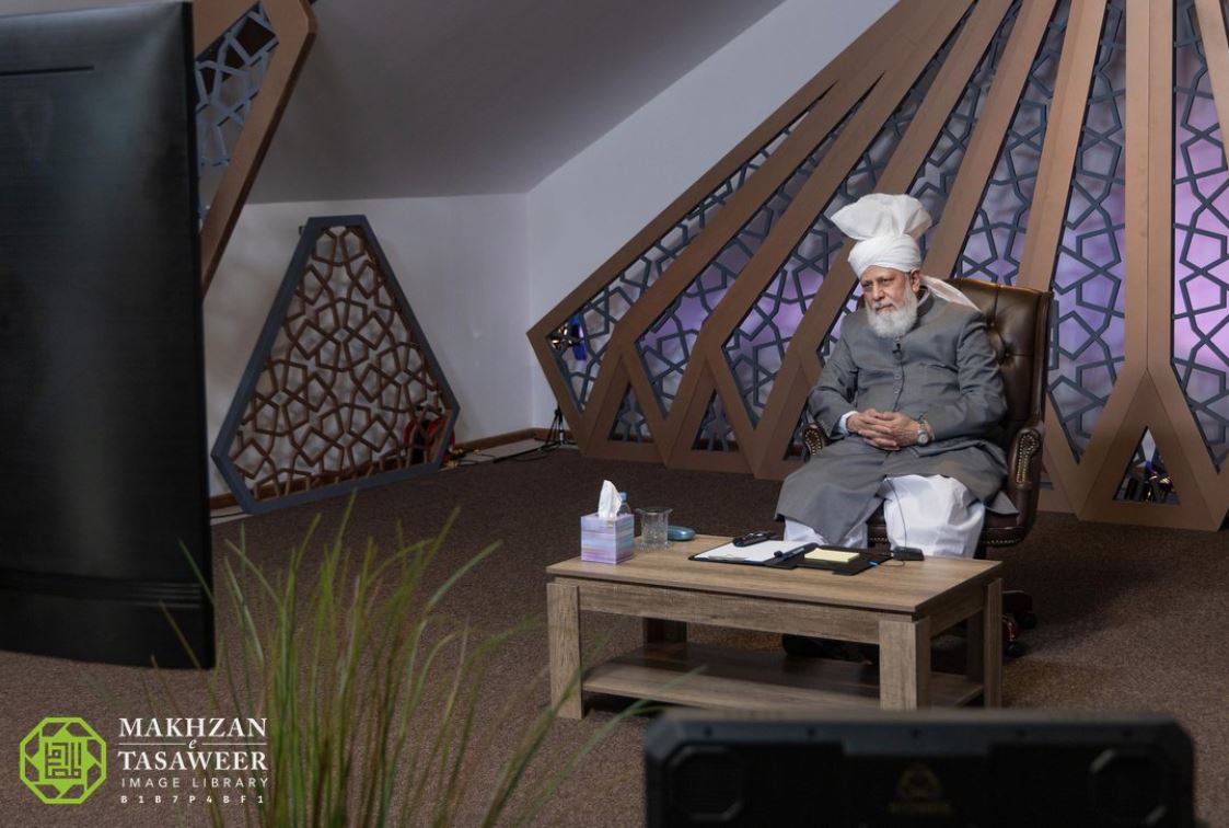 Lajna Imaillah Finland have Honour of Virtual Meeting with World Head of Ahmadiyya Muslim Community