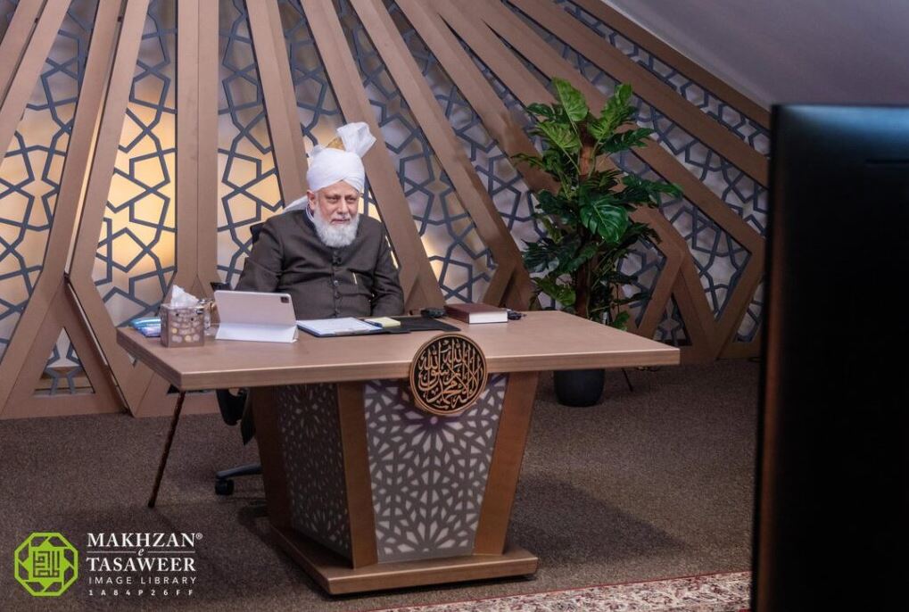 Members of Majlis Atfal-ul-Ahmadiyya from Norway have Honour of a Virtual Meeting with Head of the Ahmadiyya Muslim Community