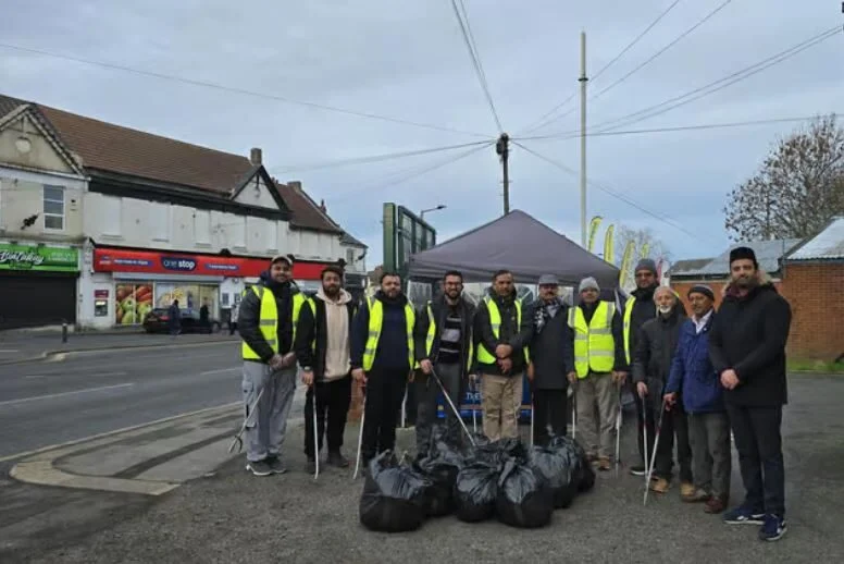 Doncaster Muslims welcome New Year with street clean and food parcels