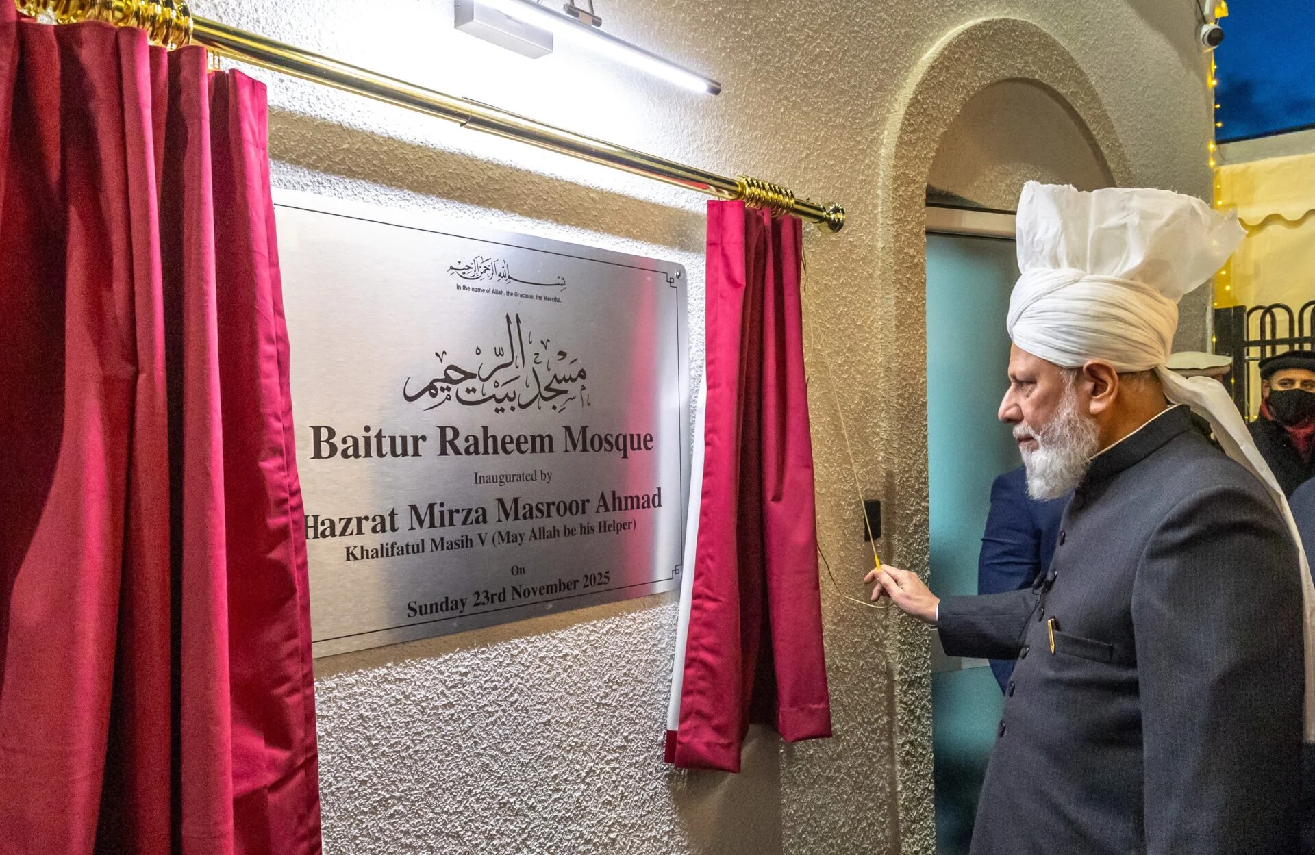 Head of Ahmadiyya Muslim Community Inaugurates Bait-ur-Raheem Mosque, Wales’ First Purpose-Built Ahmadiyya Mosque