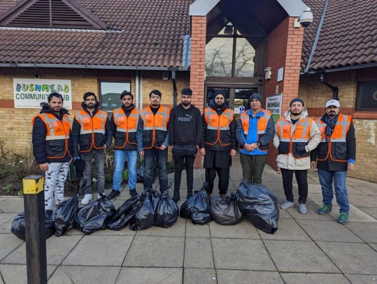 Luton’s Muslim community begins 2024 with street-clean campaign