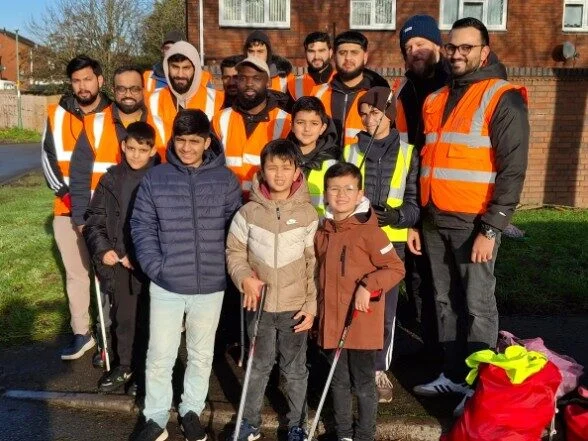 Communities feel the impact of Ahmadiyya Muslim Youth’s winter efforts